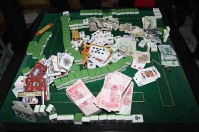 男子打麻将一年输4万发现麻将牌能透视